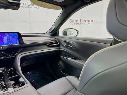 Used 2025 Toyota Crown Platinum image 24