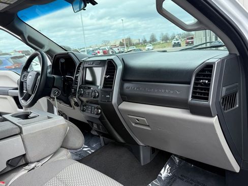 Used 2019 Ford F250 XLT w/ Snow Plow Prep Package image 14