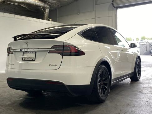 Used 2016 Tesla Model X 90D image 4