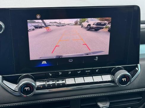 Used 2024 Chevrolet Colorado LT w/ LT Convenience Package II RWD image 23
