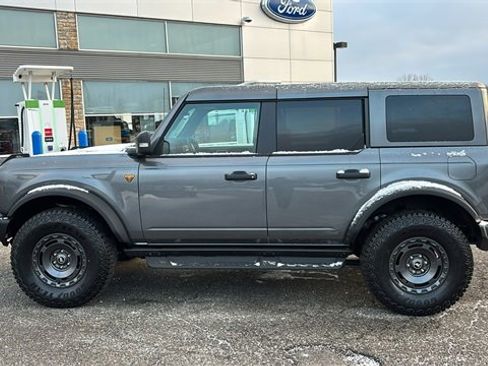 New 2025 Ford Bronco Badlands image 4