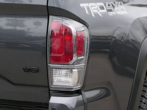 Used 2021 Toyota Tacoma TRD Off-Road image 5