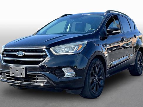 Used 2017 Ford Escape Titanium image 1
