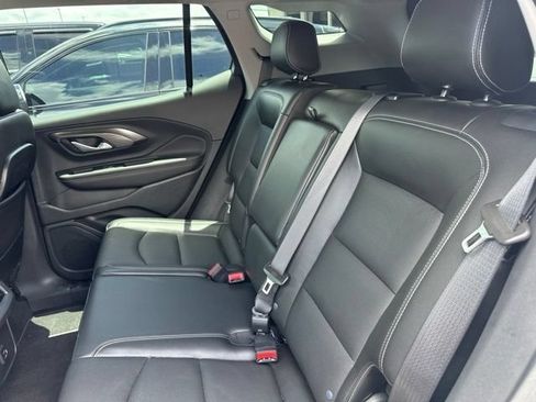 Used 2022 GMC Terrain SLT AWD/4WD image 9