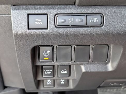 Used 2025 Nissan Frontier PRO-4X AWD/4WD image 25
