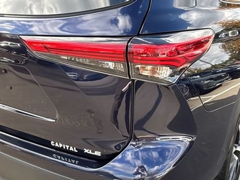 Used 2023 Toyota Highlander XLE FWD image 38