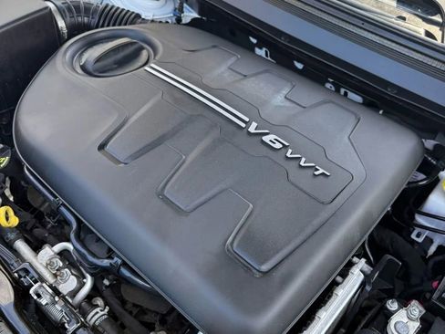 Used 2019 Jeep Cherokee Limited image 47