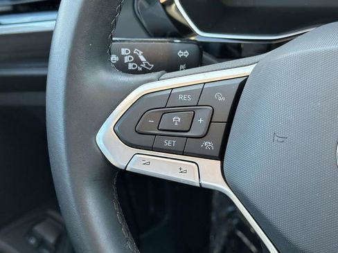 Certified 2022 Volkswagen Jetta SEL image 25