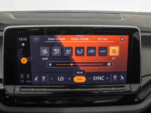 Used 2024 Volkswagen Atlas Peak Edition SEL image 34