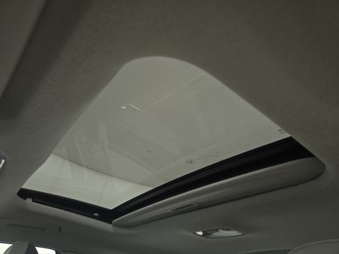 Used 2024 Hyundai Elantra Limited FWD image 23