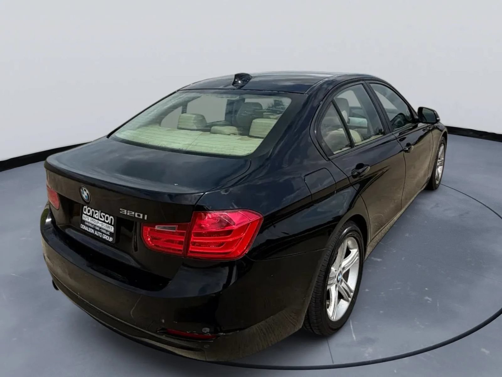 Used 2015 BMW 320i Sedan RWD image 9