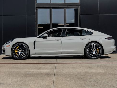 Used 2023 Porsche Panamera Turbo S Executive image 2
