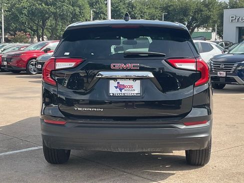 Used 2024 GMC Terrain SLE FWD image 5