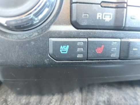 Used 2018 Ford F250 Lariat w/ Chrome Package image 21