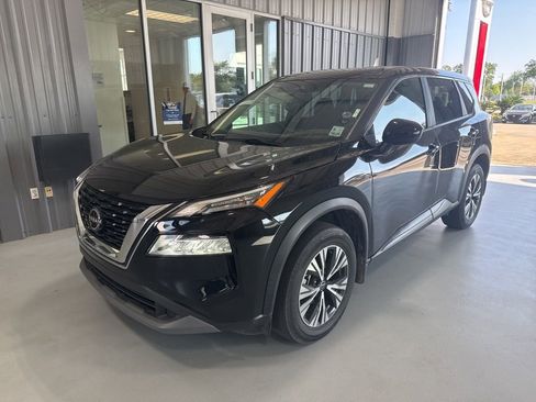 Used 2023 Nissan Rogue SV image 1
