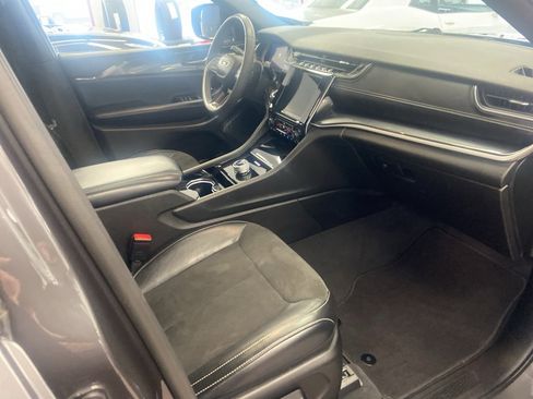 Certified 2023 Jeep Grand Cherokee Altitude image 15