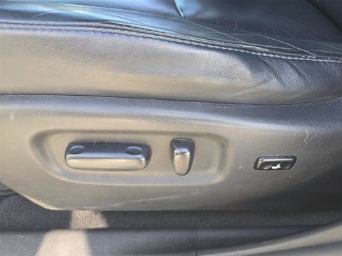 Used 2010 Toyota Highlander SE image 9