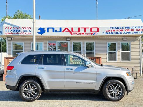 Used 2019 Jeep Grand Cherokee Limited AWD/4WD image 3