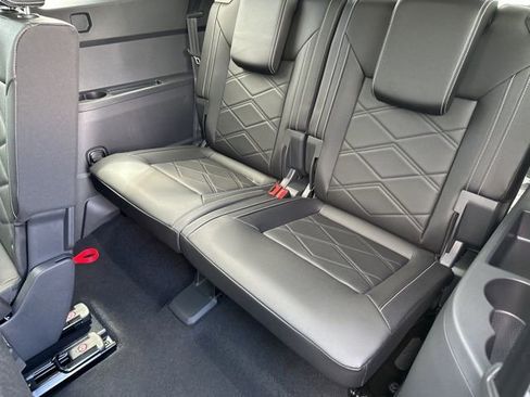 New 2026 Volkswagen Atlas SE image 17