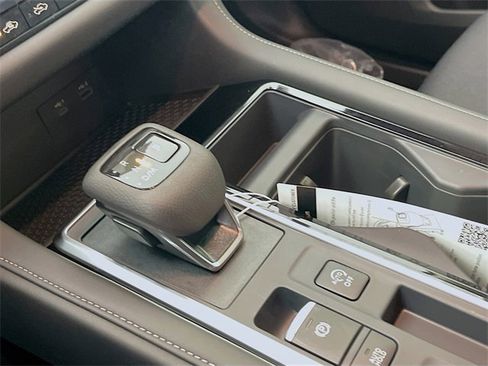 New 2025 Nissan Pathfinder SV image 12