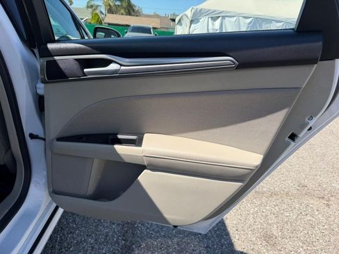 Used 2019 Ford Fusion SE FWD image 40