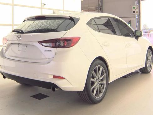 Used 2018 MAZDA MAZDA3 Grand Touring FWD image 4