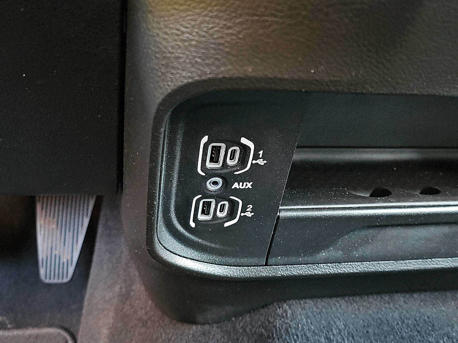 Used 2024 RAM 2500 Big Horn AWD/4WD image 23