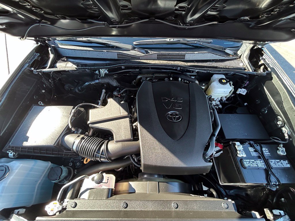 Used 2023 Toyota Tacoma TRD Off-Road AWD/4WD image 32