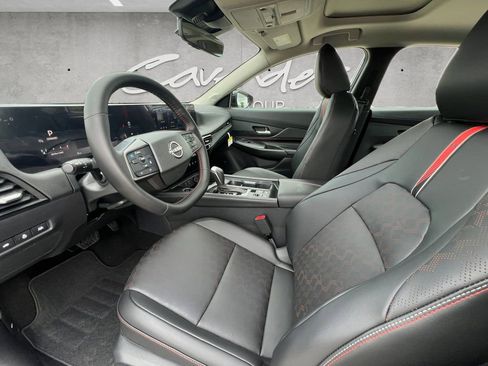 New 2026 Nissan Sentra SR FWD image 19