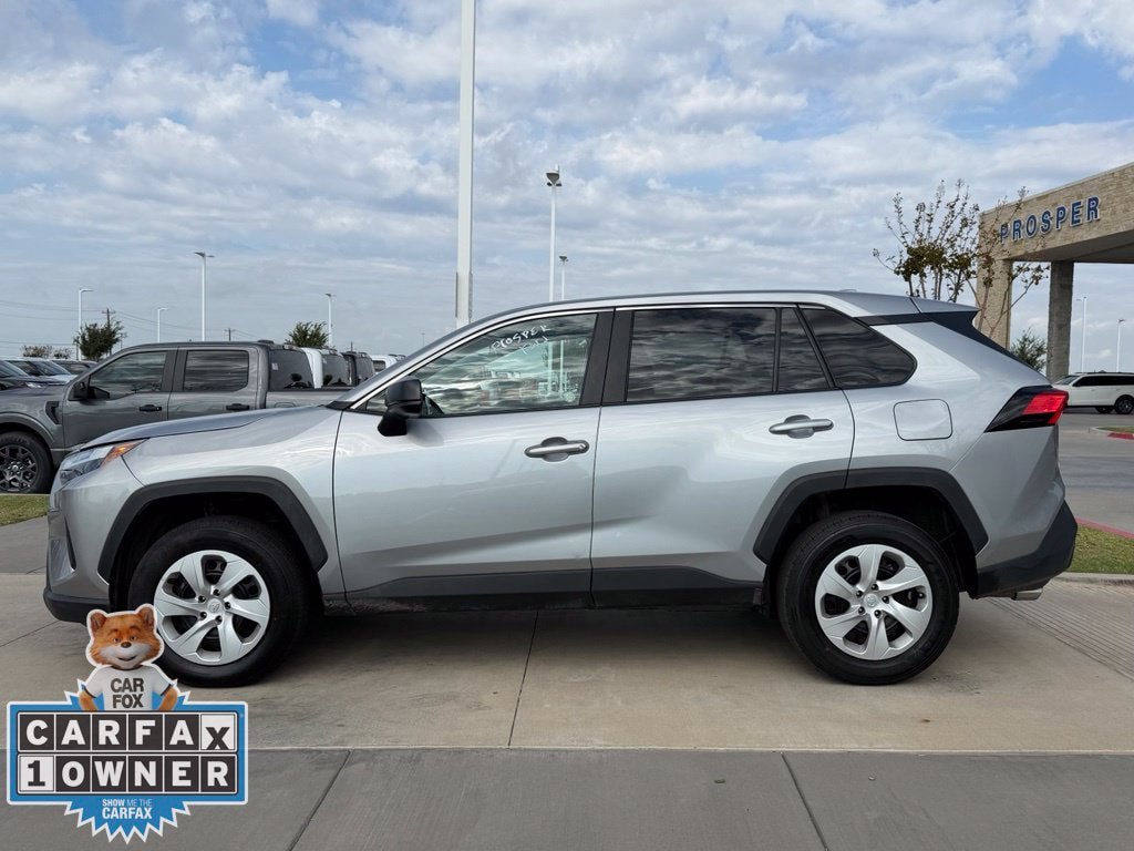 Used 2025 Toyota RAV4 LE AWD/4WD image 7