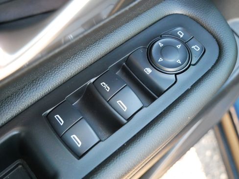 Used 2024 GMC Terrain SLE AWD/4WD image 13