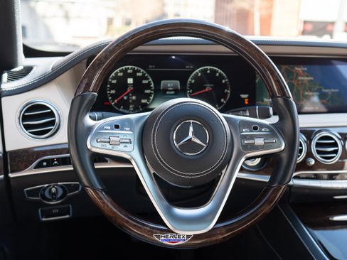 Used 2019 Mercedes-Benz S 560 Sedan w/ Premium Package image 24