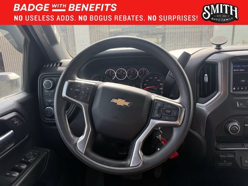 Used 2022 Chevrolet Silverado 2500 Custom w/ Custom Value Package AWD/4WD image 17