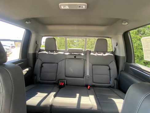 New 2026 GMC Sierra 2500 SLT w/ SLT Premium Package image 25