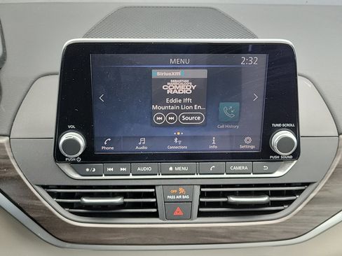 Used 2025 Nissan Altima 2.5 SV FWD image 25