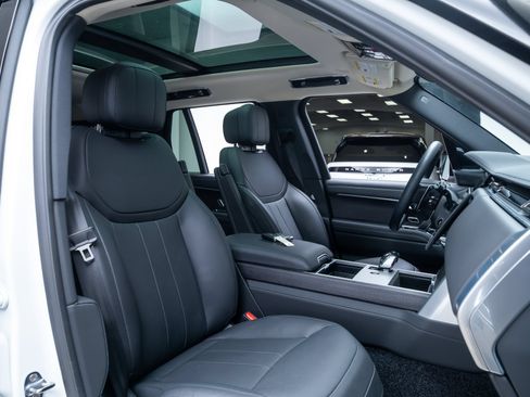 Used 2025 Land Rover Range Rover SE AWD/4WD image 26