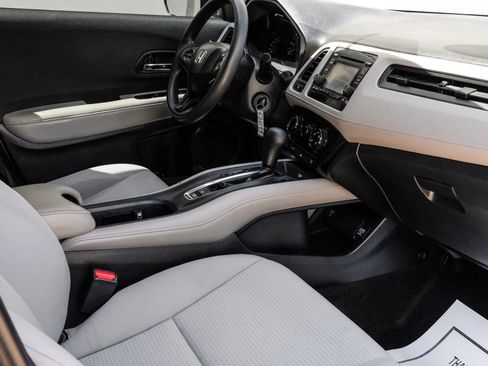 Used 2021 Honda HR-V LX image 32