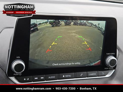 Used 2024 Nissan Sentra SV FWD image 16