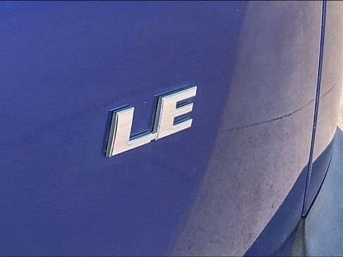 Used 2015 Toyota RAV4 LE image 10