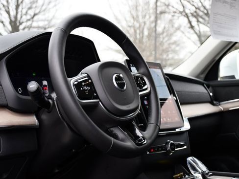 Certified 2025 Volvo XC90 B6 Plus image 10