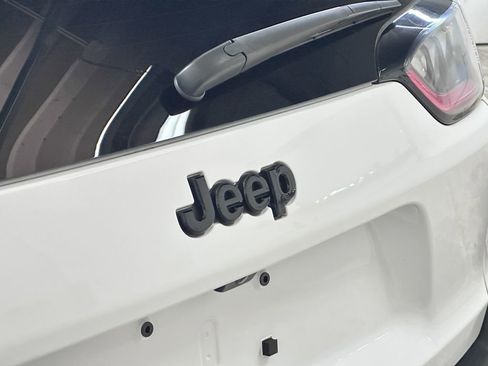 Used 2020 Jeep Cherokee Altitude image 17