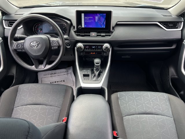 Used 2025 Toyota RAV4 XLE FWD image 38