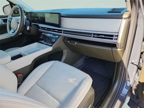 Used 2025 Hyundai Santa Fe Calligraphy image 7