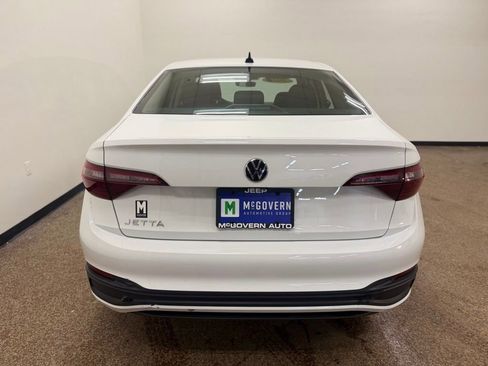 Used 2024 Volkswagen Jetta S image 4