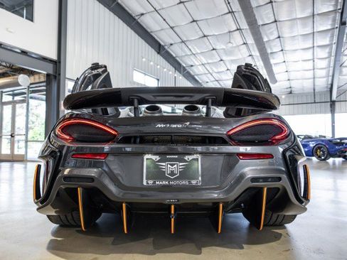 Used 2020 McLaren 600LT Spider RWD image 31