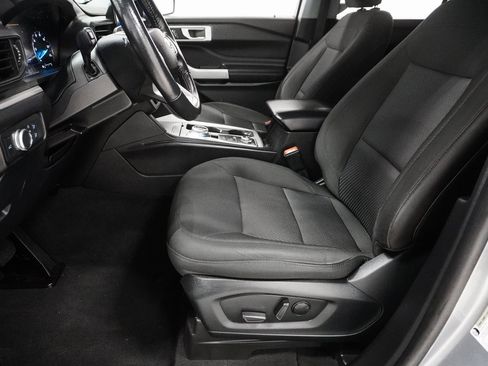 Used 2022 Ford Explorer XLT w/ Class IV Trailer Tow Package image 12