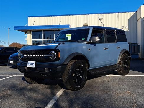 New 2025 Ford Bronco Outer Banks image 3