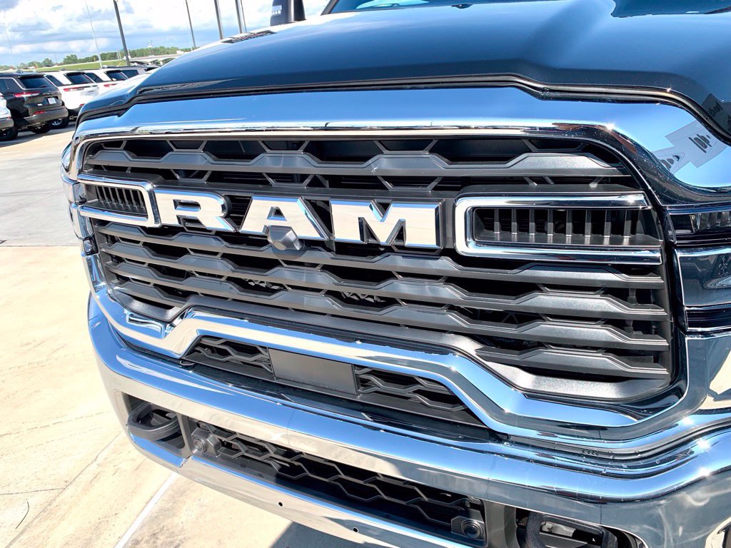 Used 2026 RAM 2500 Big Horn AWD/4WD image 2