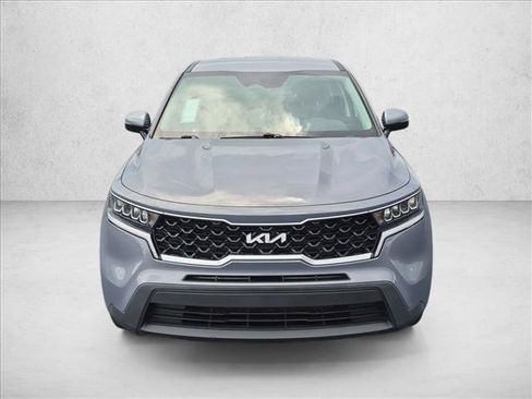 Used 2023 Kia Sorento LX FWD image 2