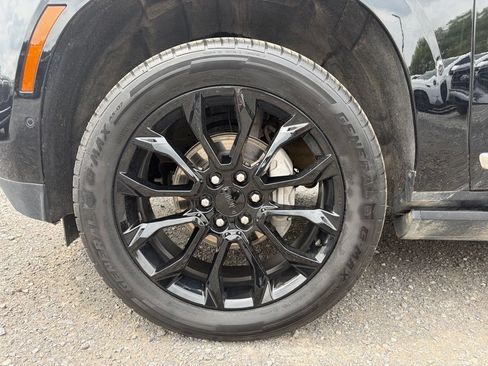 Used 2025 GMC Yukon XL Denali w/ Sun & Power Step Package AWD/4WD image 6